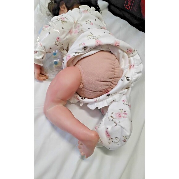 Mikaiqi Toy & Gifts 17" Baby Soft Skin Realistic Newborn Baby Dolls - Picture 7 of 9